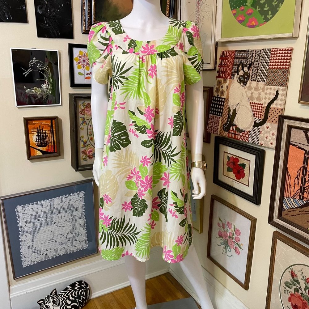 Blue Hawaii Cream Green Pink Hawaiian Floral Scoop Neck Tulip Sleeve MuuMuu S